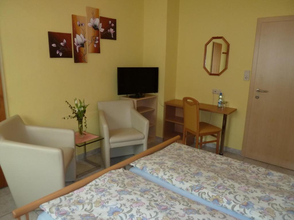 Pension Pfefferdohle Velden am Woerthersee Room photo